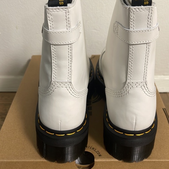 Dr Martens new in box white zipper platform womans 10 wedding boot! - Picture 5 of 7